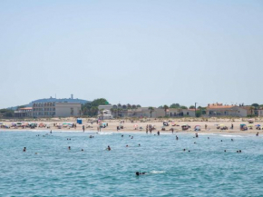 Appartement en Rez-de-Jardin Proche Plage avec Terrasse et Confort Moderne - FR-1-387-54